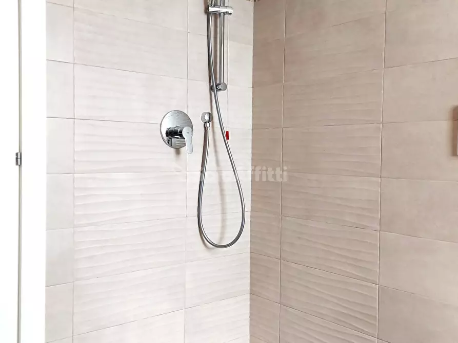 Immagine 29 di Trilocale in affitto  in Via del Castello a Roma