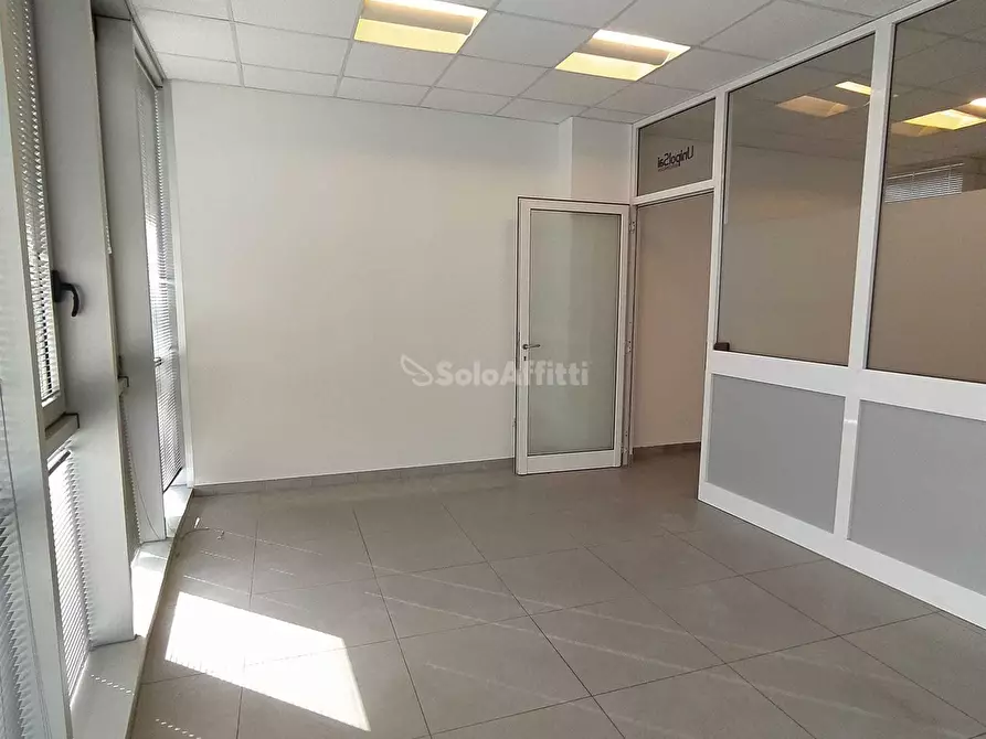 Immagine 12 di Ufficio in affitto  in Zona Fiori a Terni