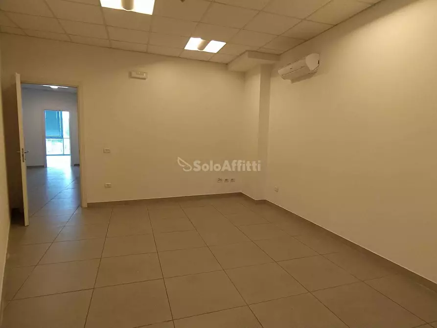 Immagine 16 di Ufficio in affitto  in Zona Fiori a Terni