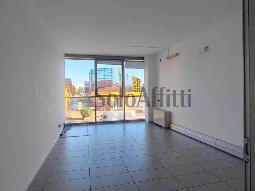 Immagine 20 di Ufficio in affitto  a Gallarate