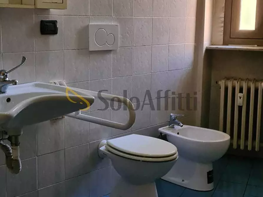 Immagine 18 di Bilocale in affitto  in Strada della Pronda a Torino