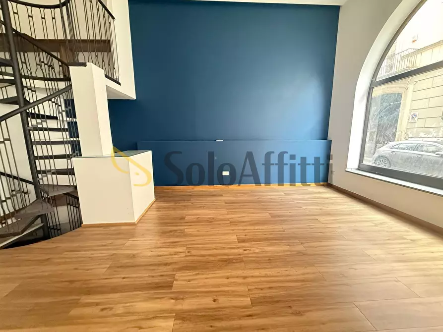 Immagine 2 di Locale commerciale in affitto  in via Colombo 24 a Caserta