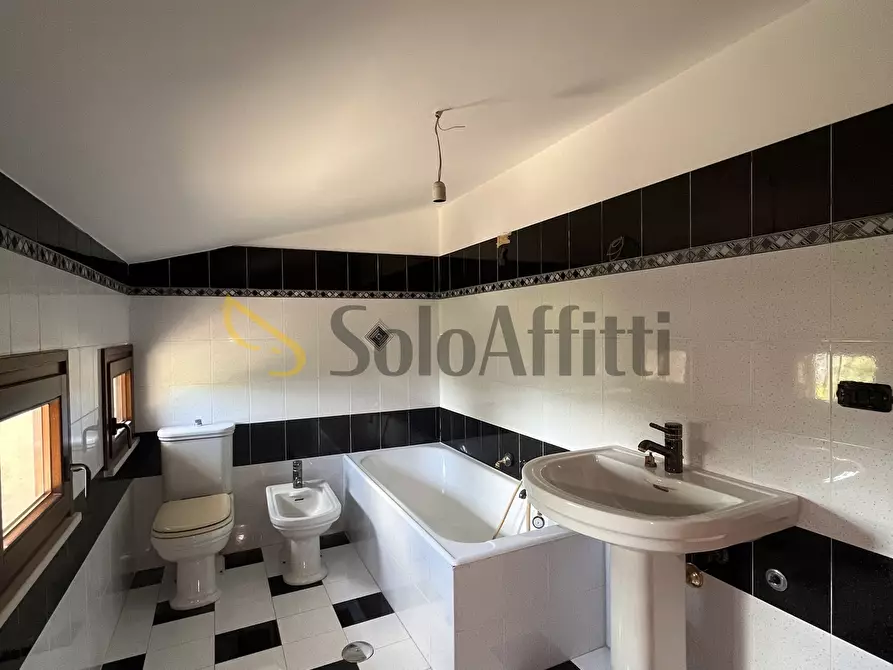 Immagine 16 di Attico in affitto  in Via Rifreddo a Potenza