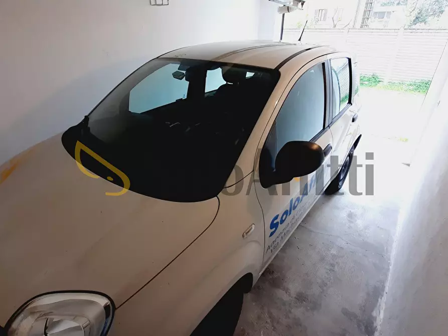 Immagine 2 di Garage in affitto  in Via Monte Grappa 185 a Cinisello Balsamo