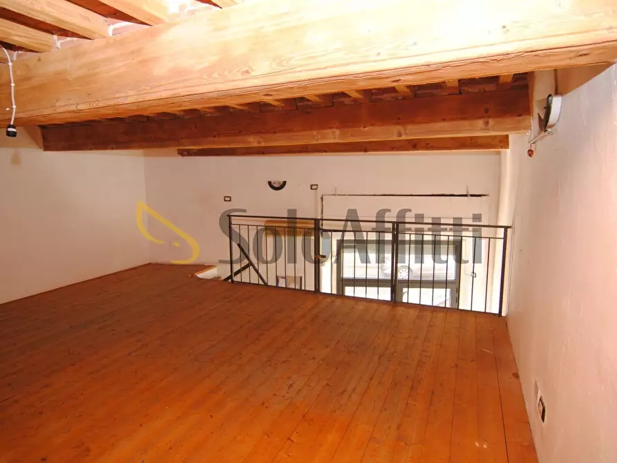 Immagine 7 di Locale commerciale in affitto  a Livorno