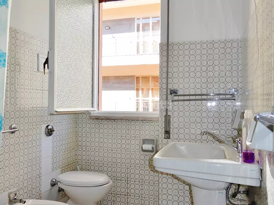 Immagine 12 di Stanza singola in affitto  a Catanzaro