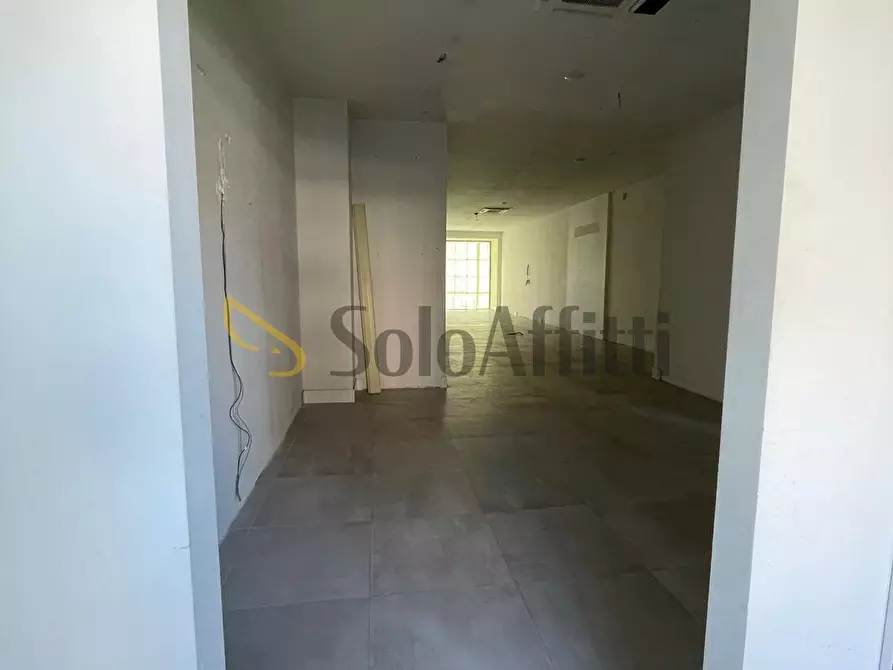 Immagine 2 di Locale commerciale in affitto  a Frosinone