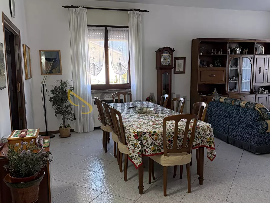 Immagine 1 di Trilocale in affitto  in Via dei Tigli 14 a Solaro