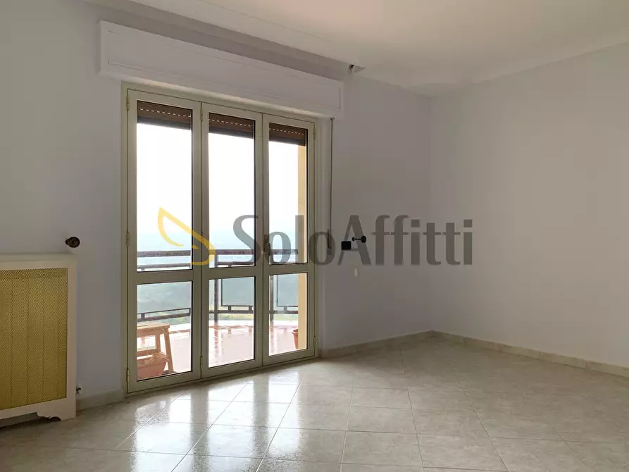 Immagine 7 di Trilocale in affitto  a Catanzaro