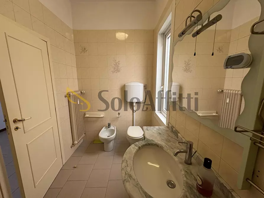 Immagine 12 di Quadrilocale in affitto  in Via Vittime  Civili 16 a Rimini