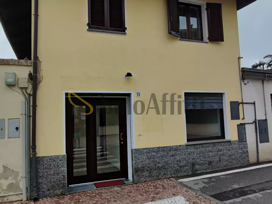 Immagine 2 di Locale commerciale in affitto  in Via Maria Teresa Fornasio a Beinasco