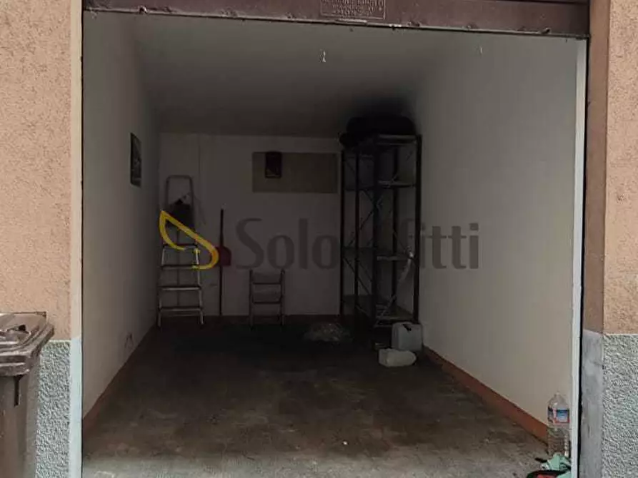 Immagine 4 di Garage in affitto  in Via Fratelli Cervi a Desio