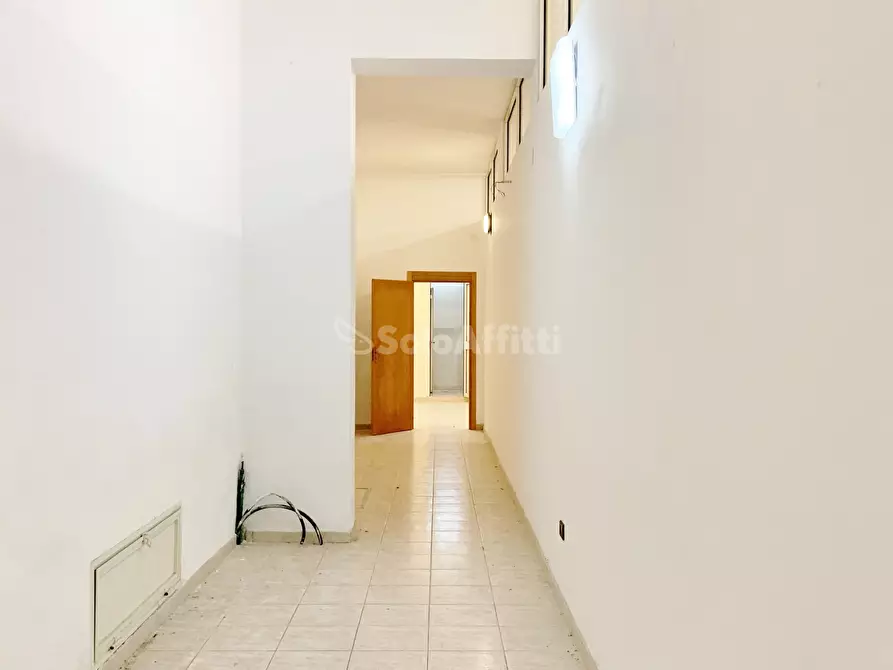 Immagine 8 di Magazzino in affitto  a Catanzaro