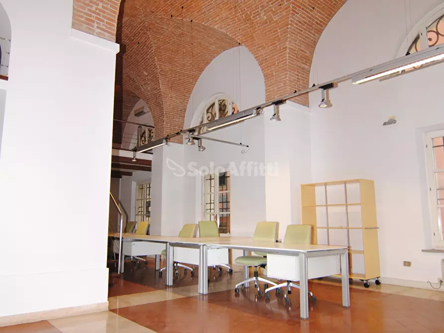 Immagine 2 di Locale commerciale in affitto  a Livorno