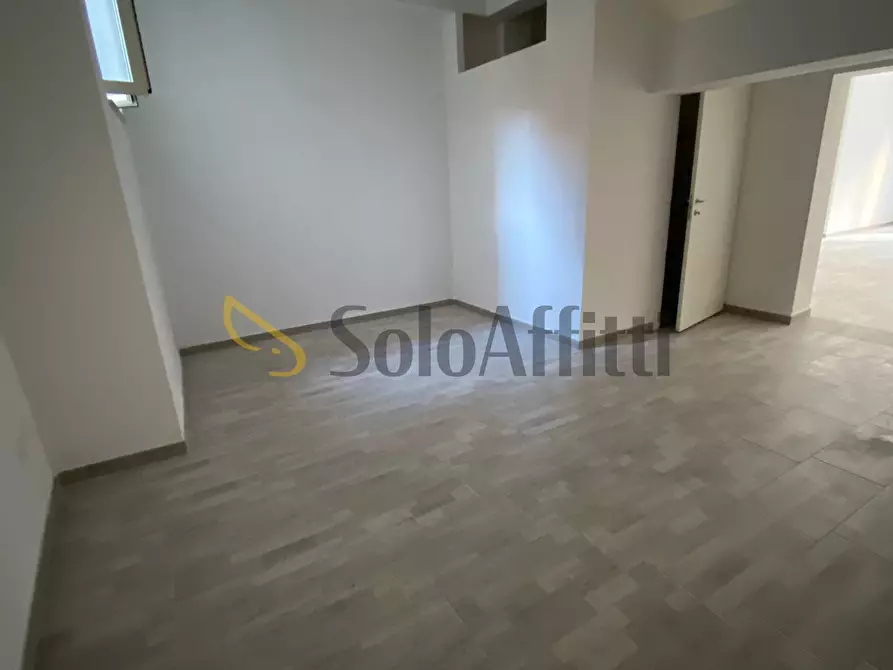 Immagine 12 di Locale commerciale in affitto  a Frosinone