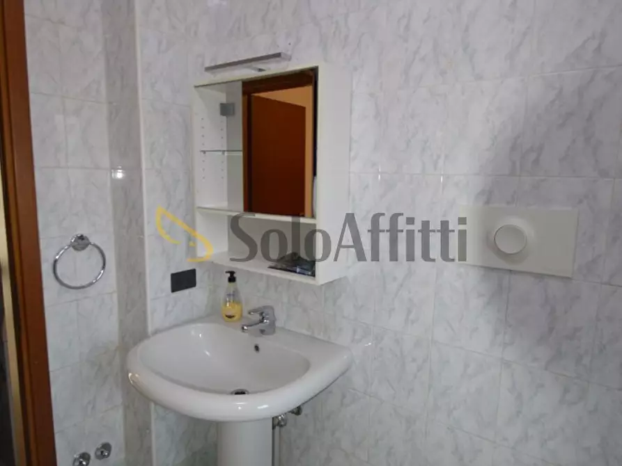 Immagine 8 di Bilocale in affitto  in Via Curiel 192 a Rozzano