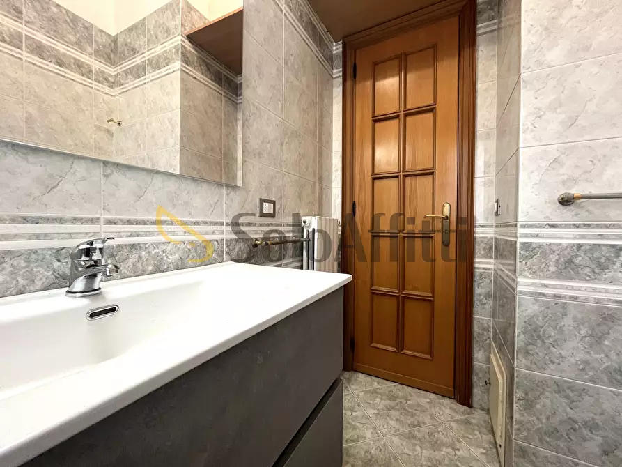 Immagine 10 di Stanza singola in affitto  in Viale Magna Grecia 210 a Catanzaro