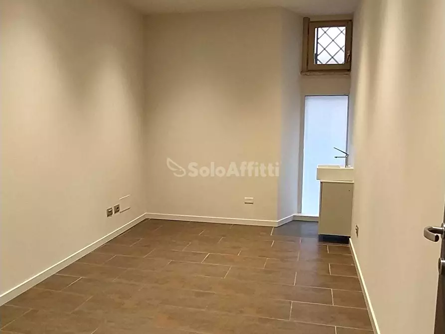 Immagine 34 di Ufficio in affitto  in Via Giulio Cesare Beccaria a Terni
