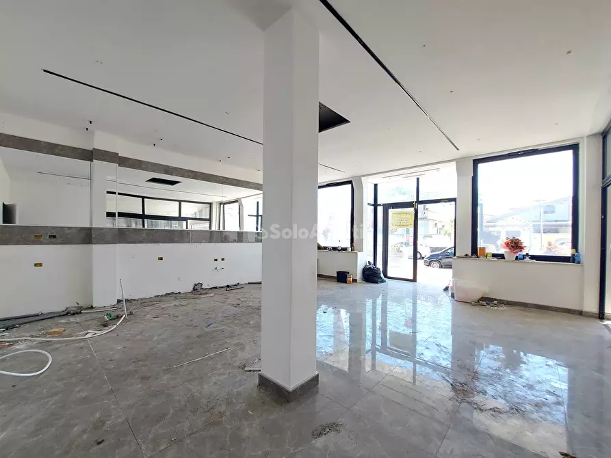 Immagine 8 di Locale commerciale in affitto  in Viale della Pesca a Fiumicino