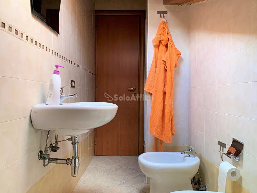 Immagine 14 di Trilocale in affitto  a Catanzaro