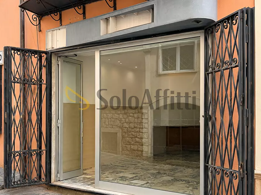 Immagine 3 di Locale commerciale in affitto  in Via Fratelli Bandiera 1 a Potenza