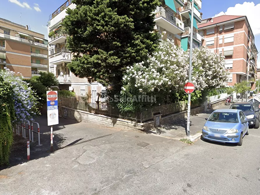 Immagine 1 di Garage in affitto  in Via Adolfo Gandiglio 117 a Roma