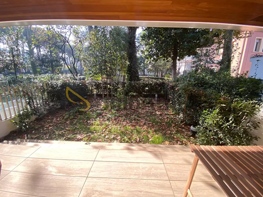 Immagine 15 di Quadrilocale in affitto  in Viale dei Mille 1 a Riccione