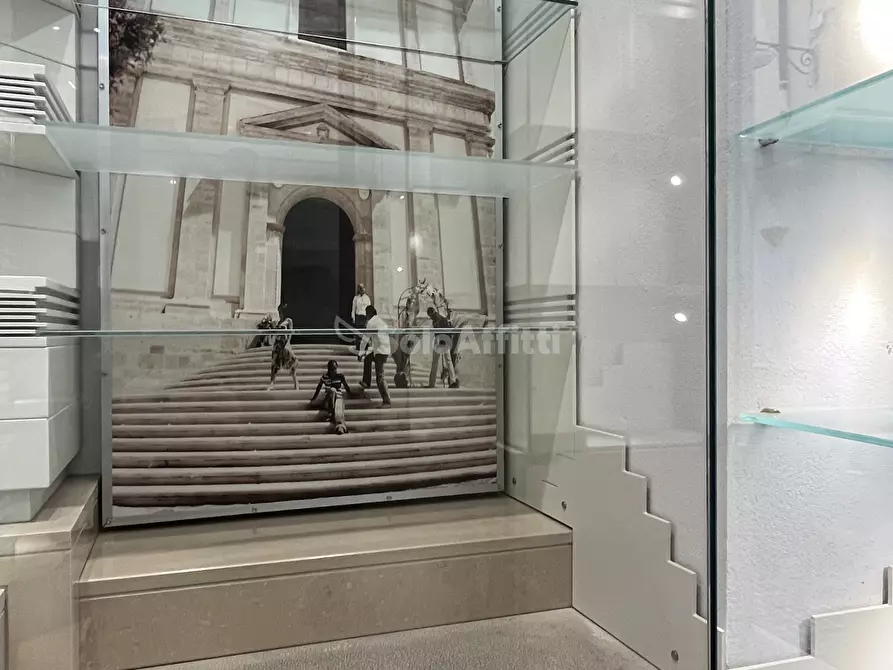 Immagine 6 di Locale commerciale in affitto  in Via Pretoria a Potenza