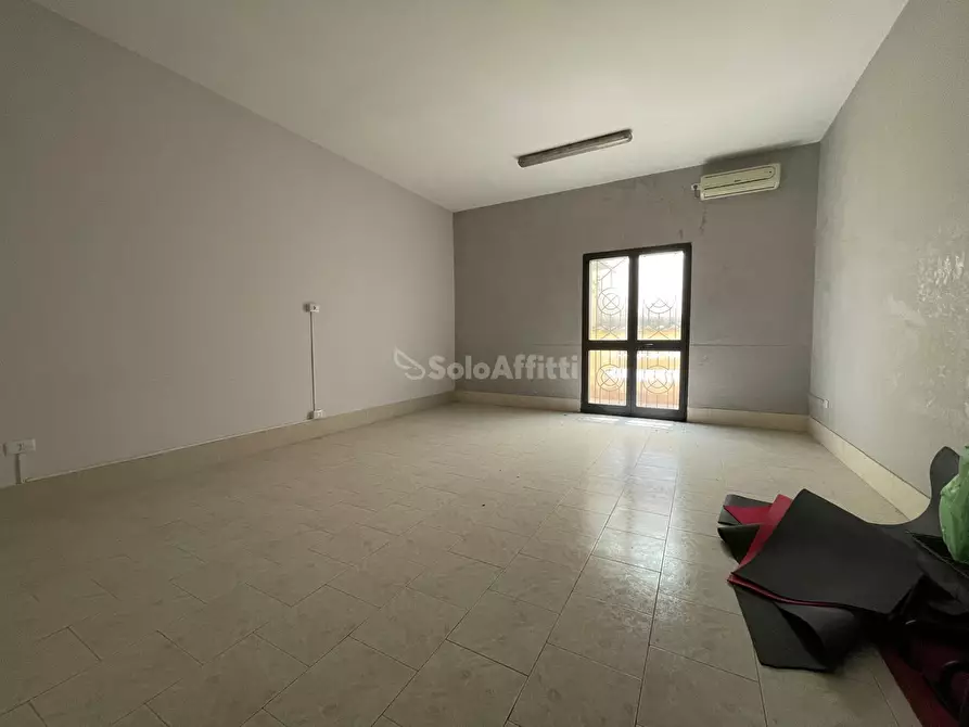 Immagine 6 di Ufficio in affitto  in Via Napoli 36 a Maddaloni