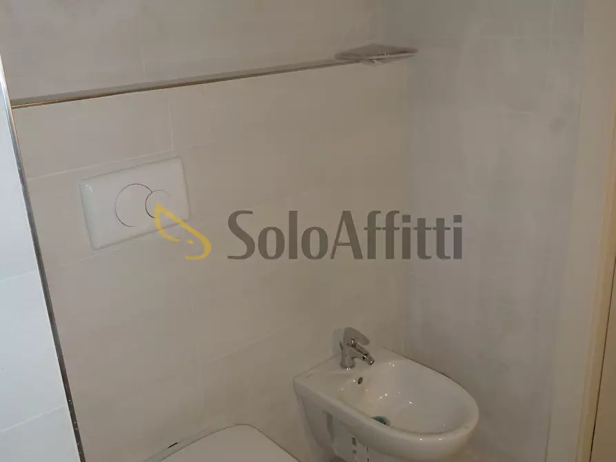 Immagine 4 di Locale commerciale in affitto  in Via Candido Queirolo 17 a Taggia