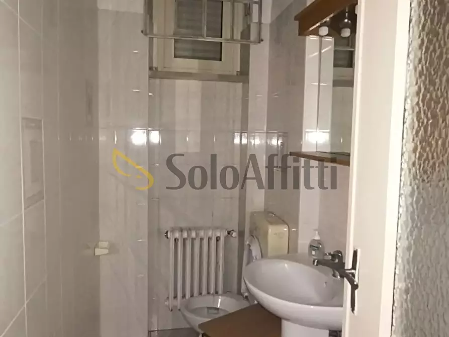 Immagine 9 di Locale commerciale in affitto  a Orbassano