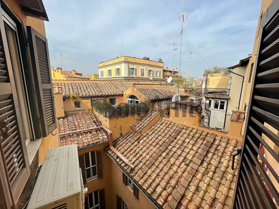 Immagine 4 di Quadrilocale in affitto  in via della Panetteria 45 a Roma