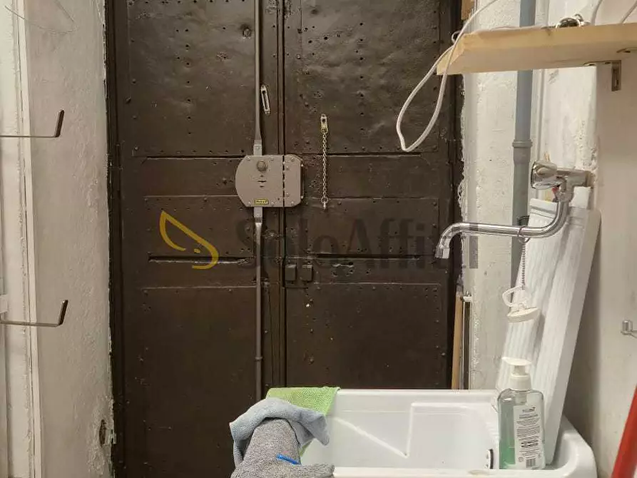 Immagine 30 di Locale commerciale in affitto  in Via Luigi Cibrario 46 bis/A a Torino