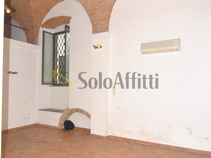 Immagine 12 di Ufficio in affitto  a Livorno