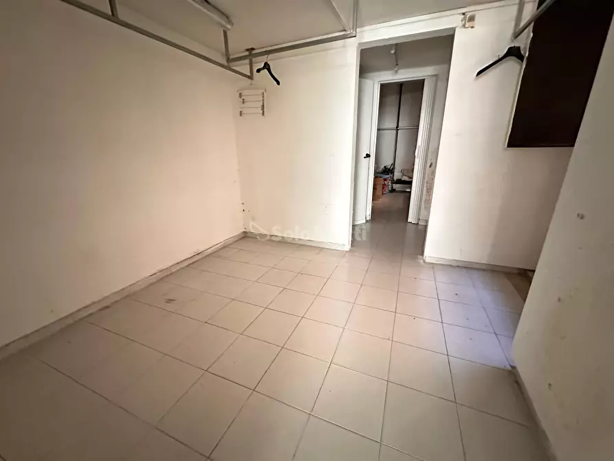Immagine 16 di Locale commerciale in affitto  in Corso Trieste 189 a Caserta