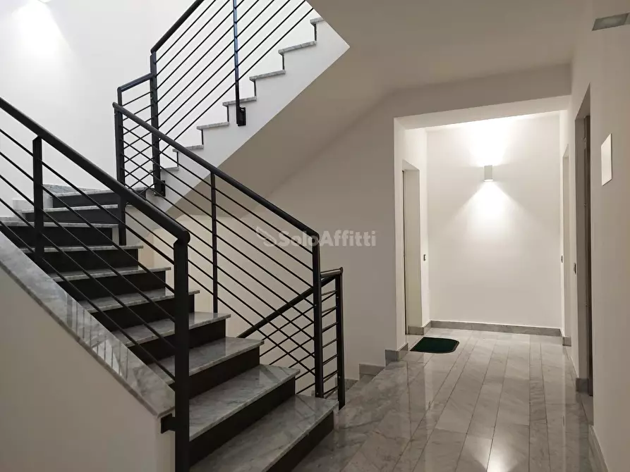 Immagine 7 di Trilocale in affitto  in Via del Castello a Roma