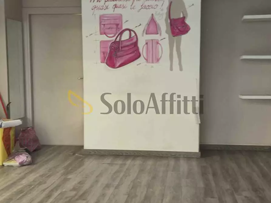 Immagine 6 di Locale commerciale in affitto  in Via Luigi Cibrario 46 bis/A a Torino