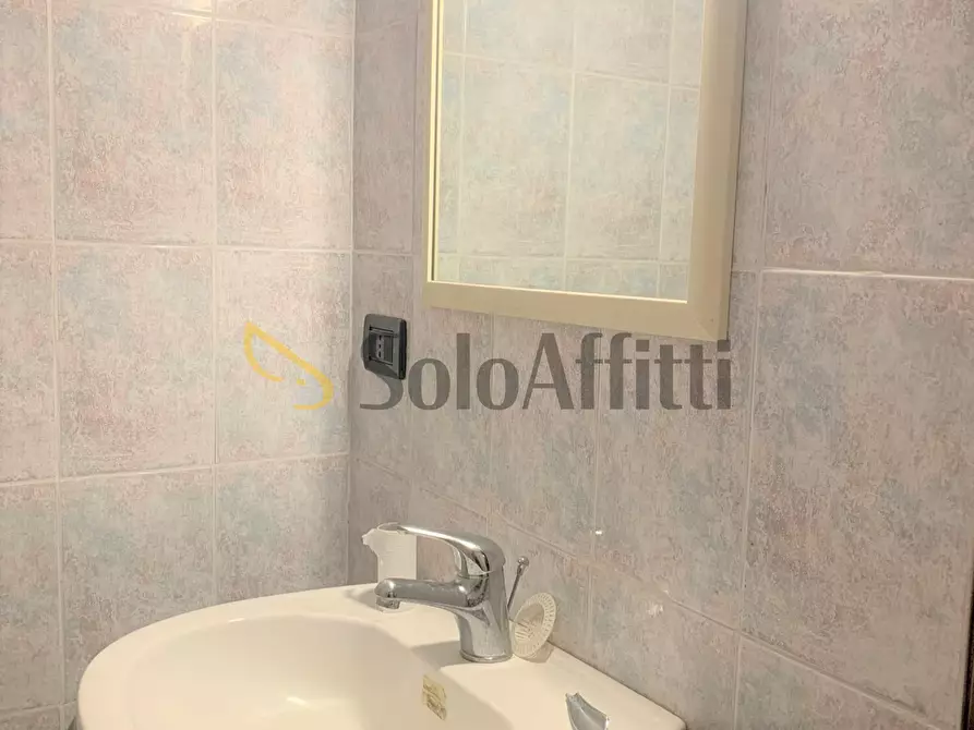 Immagine 12 di Stanza singola in affitto  a Cagliari