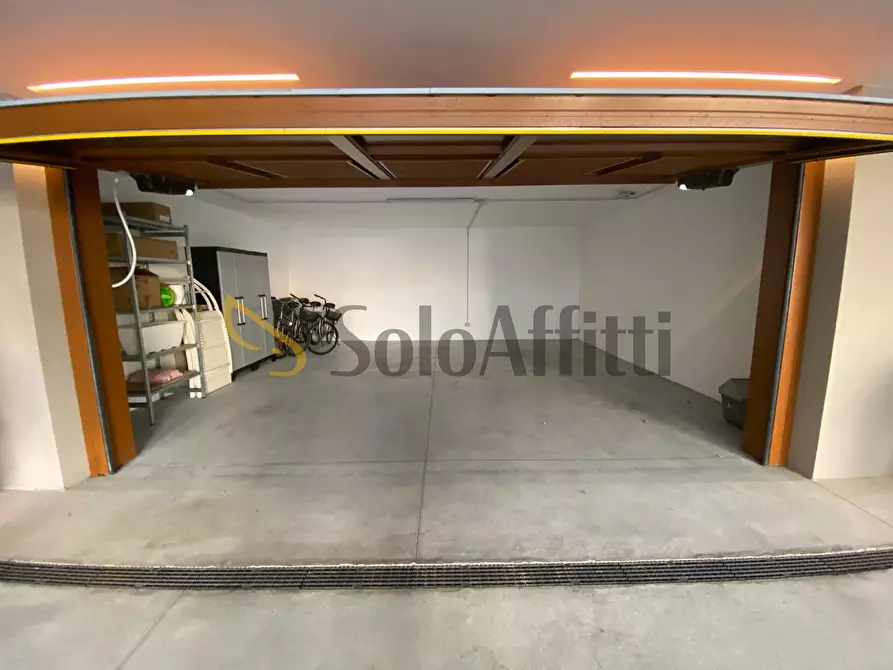 Immagine 35 di Quadrilocale in affitto  in Viale dei Mille 1 a Riccione