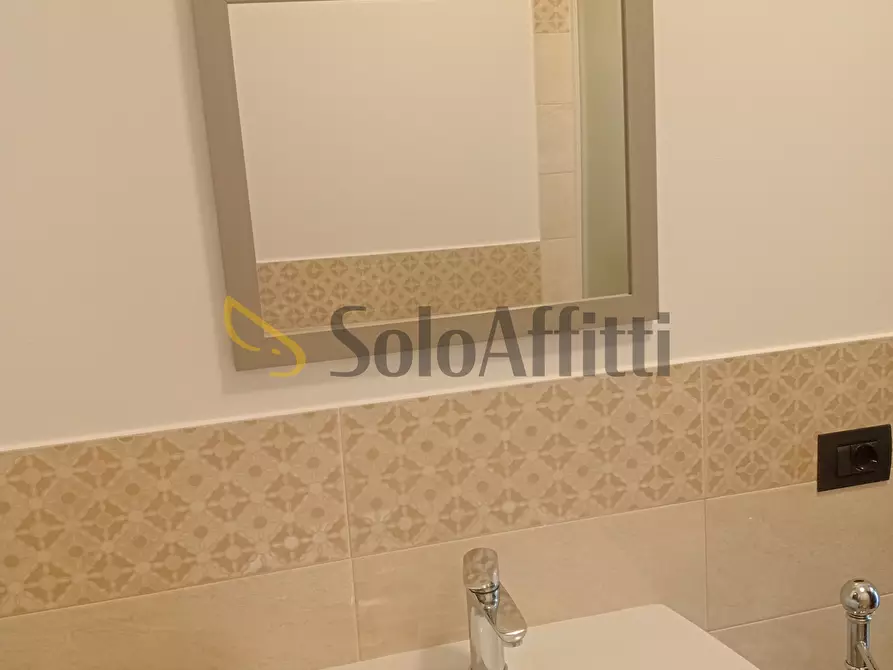 Immagine 15 di Trilocale in affitto  a Falconara Marittima