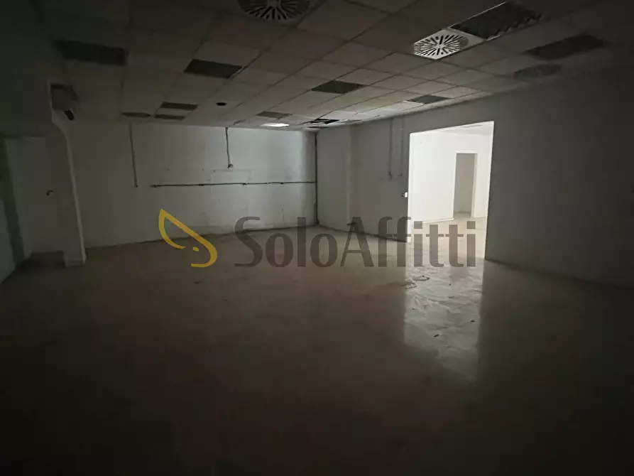 Immagine 9 di Locale commerciale in affitto  a Frosinone