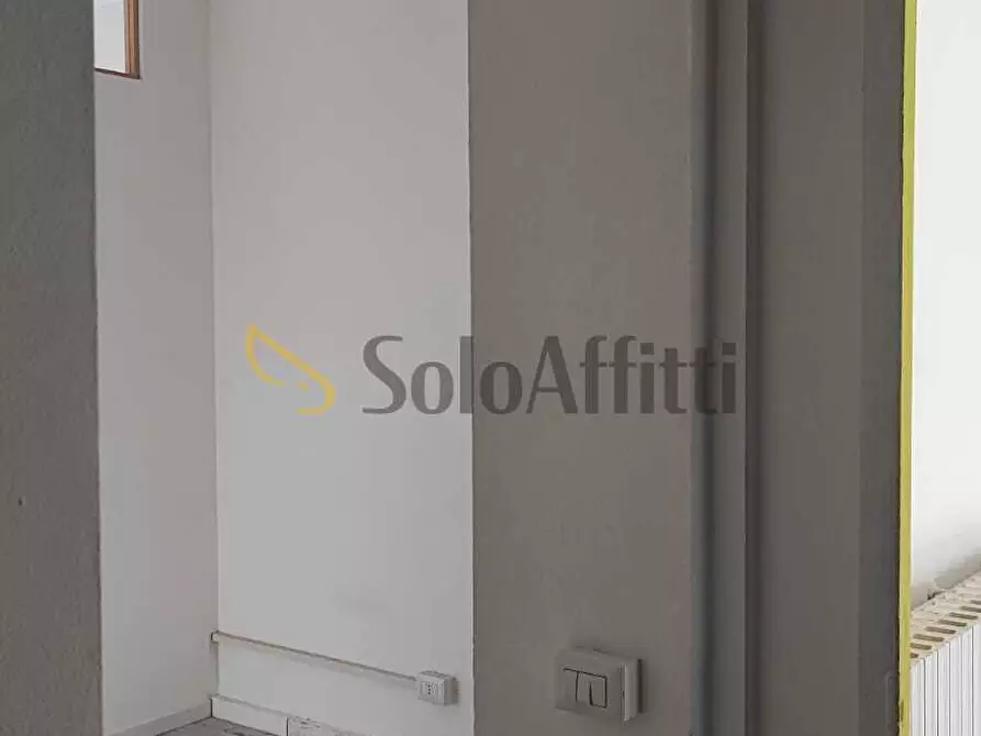 Immagine 8 di Locale commerciale in affitto  in Piazzale Caduti Saronnesi 8 a Saronno