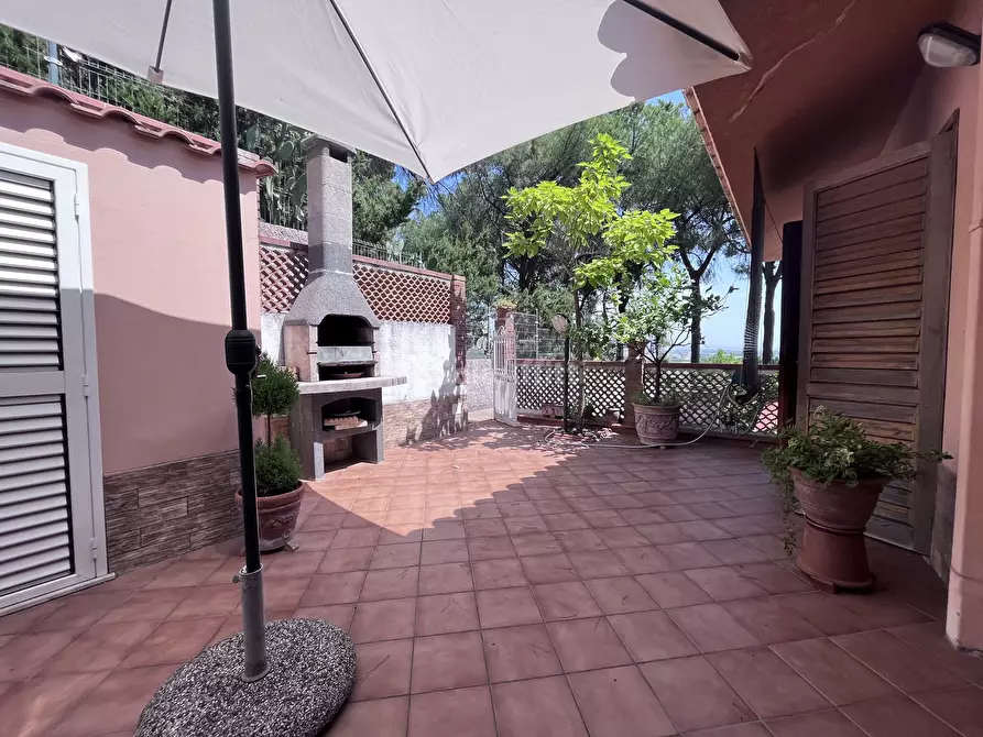 Immagine 1 di Quadrilocale in affitto  a Stalettì