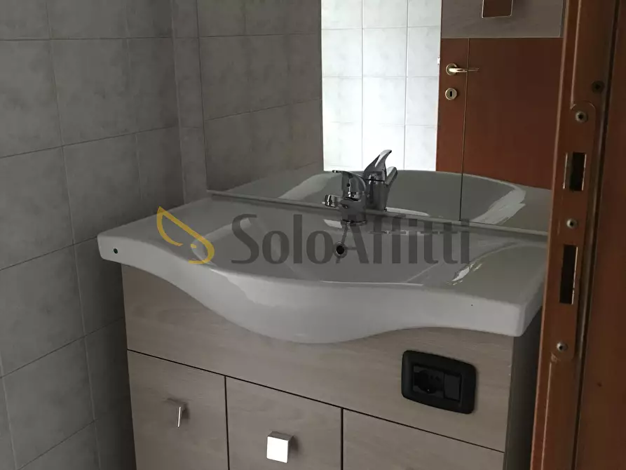 Immagine 11 di Bilocale in affitto  in Via Fornaci 45 a Settimo Torinese
