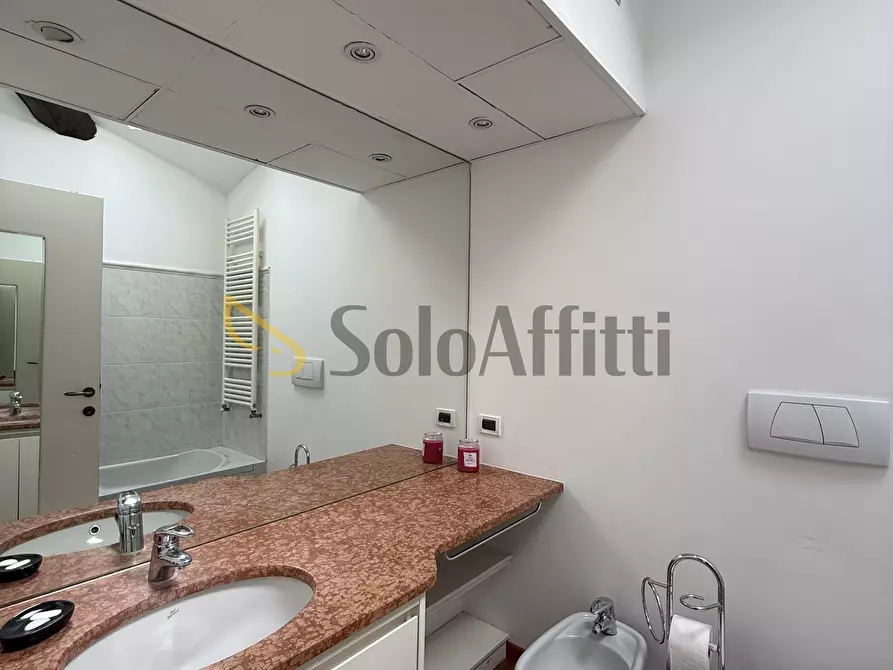 Immagine 14 di Bilocale in affitto  in Via Magenta 37 a Torino