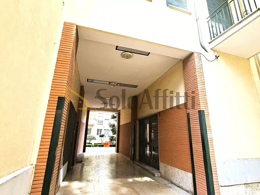 Immagine 39 di Trilocale in affitto  in viale Pico della Mirandola 56 a Roma