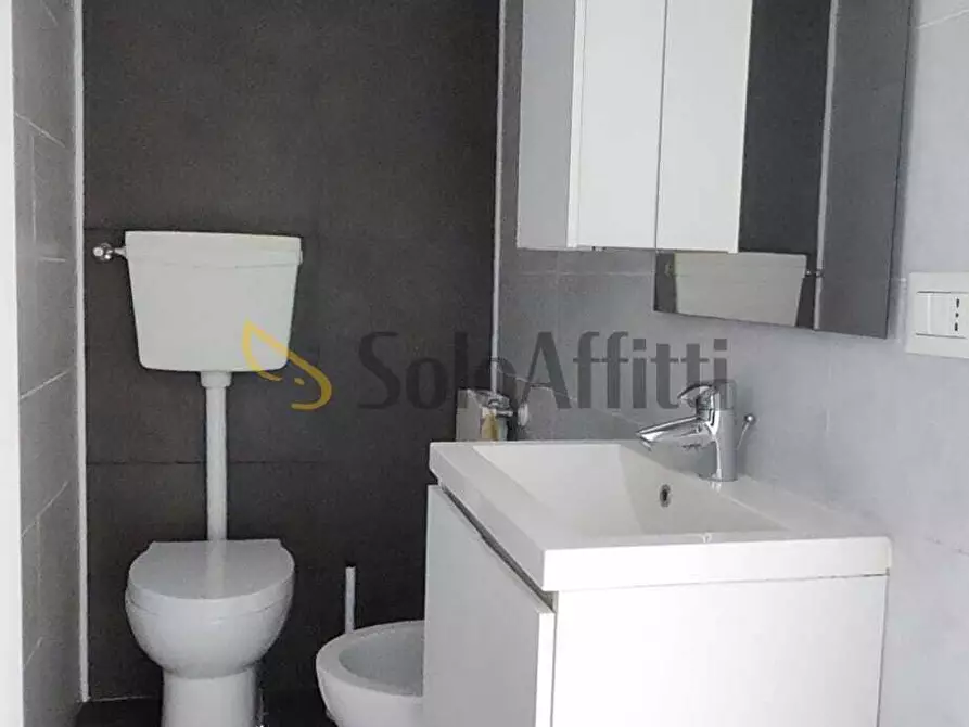 Immagine 10 di Bilocale in affitto  in Via dei Partigiani 124 a Cinisello Balsamo