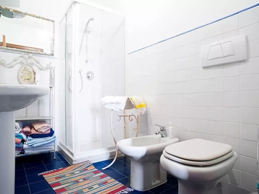 Immagine 12 di Villa in affitto  a Livorno