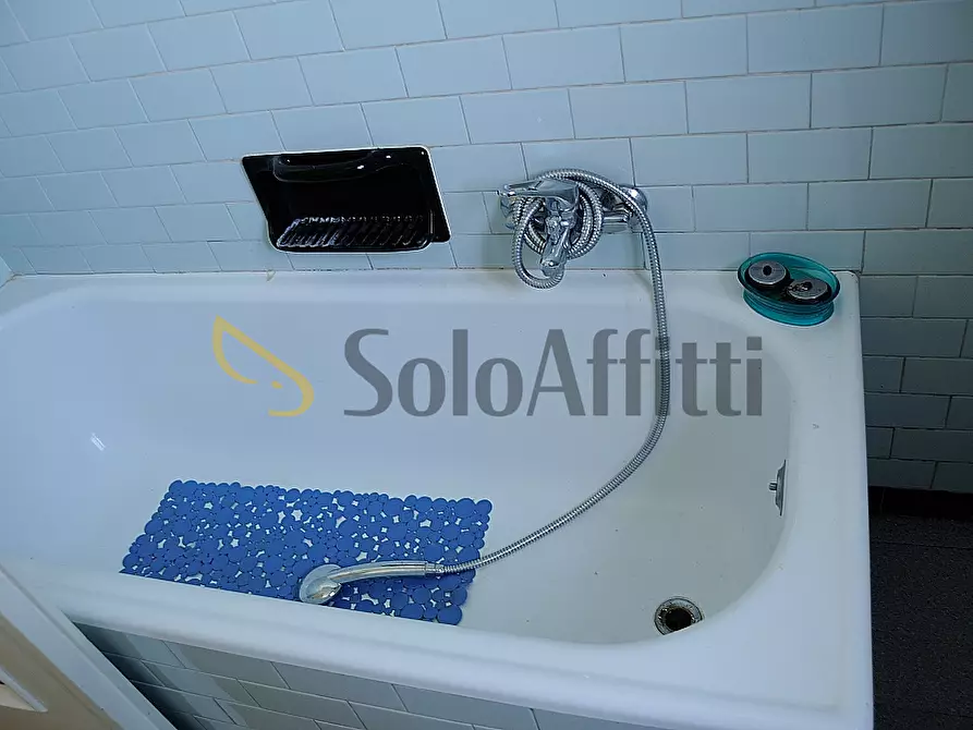 Immagine 16 di Trilocale in affitto  in Via Chiomo 25 a Settimo Torinese