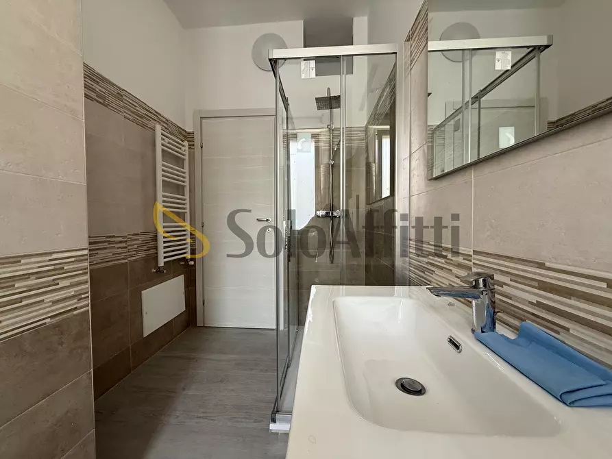 Immagine 11 di Stanza singola in affitto  a Catanzaro